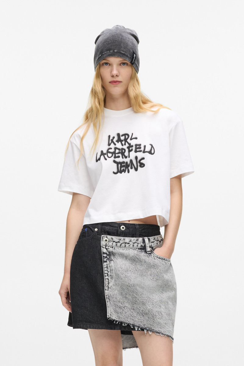 Tričko Karl Lagerfeld Jeans Klj Reg Cropped Graffiti Tee White