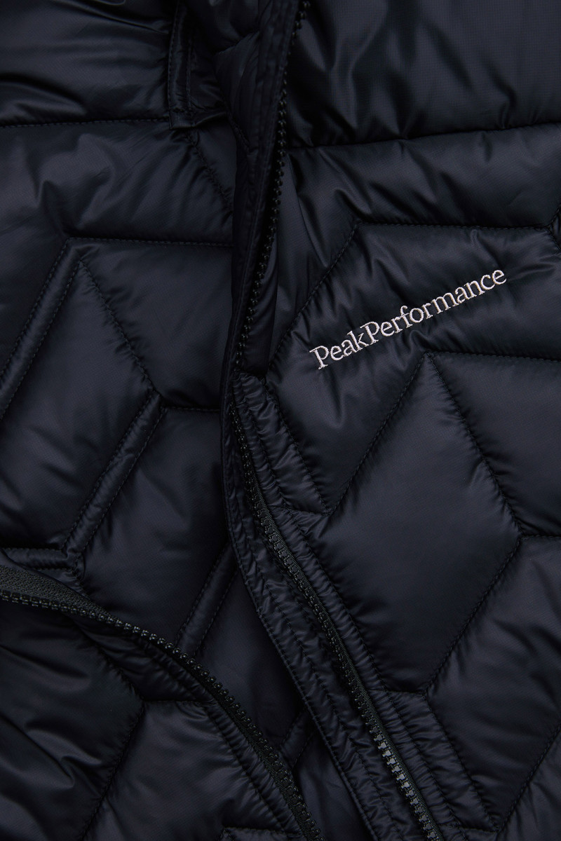 Bunda Peak Performance Elevate Insulated Hood Jacket Men Black