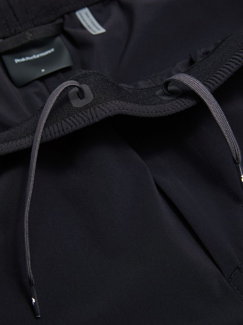 Šortky Peak Performance M Tech Jogger Shorts Black