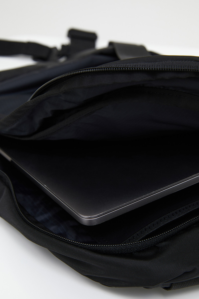 Crossbody Peak Performance Outdoor Crossbody Bag-Pine Mystique Black