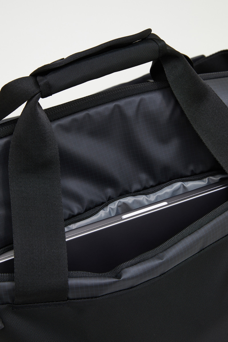Športová Taška Peak Performance Vertical Duffle 40L Black