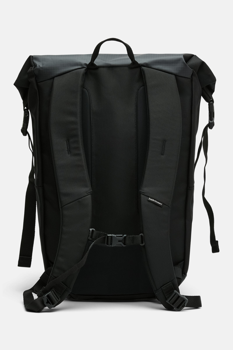 Batoh Peak Performance Roll Top Backpack 21,5L Black