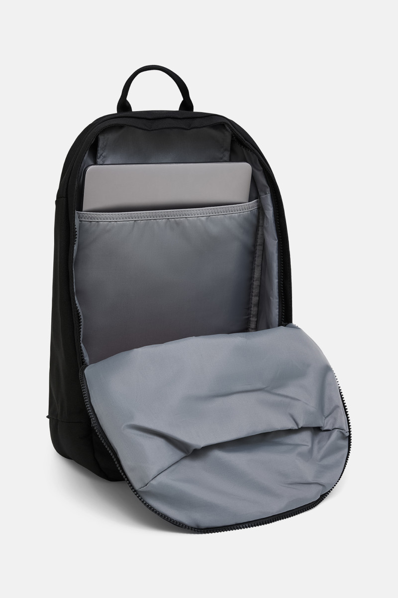 Batoh Peak Performance Detour Backpack-Pine Mystique Black
