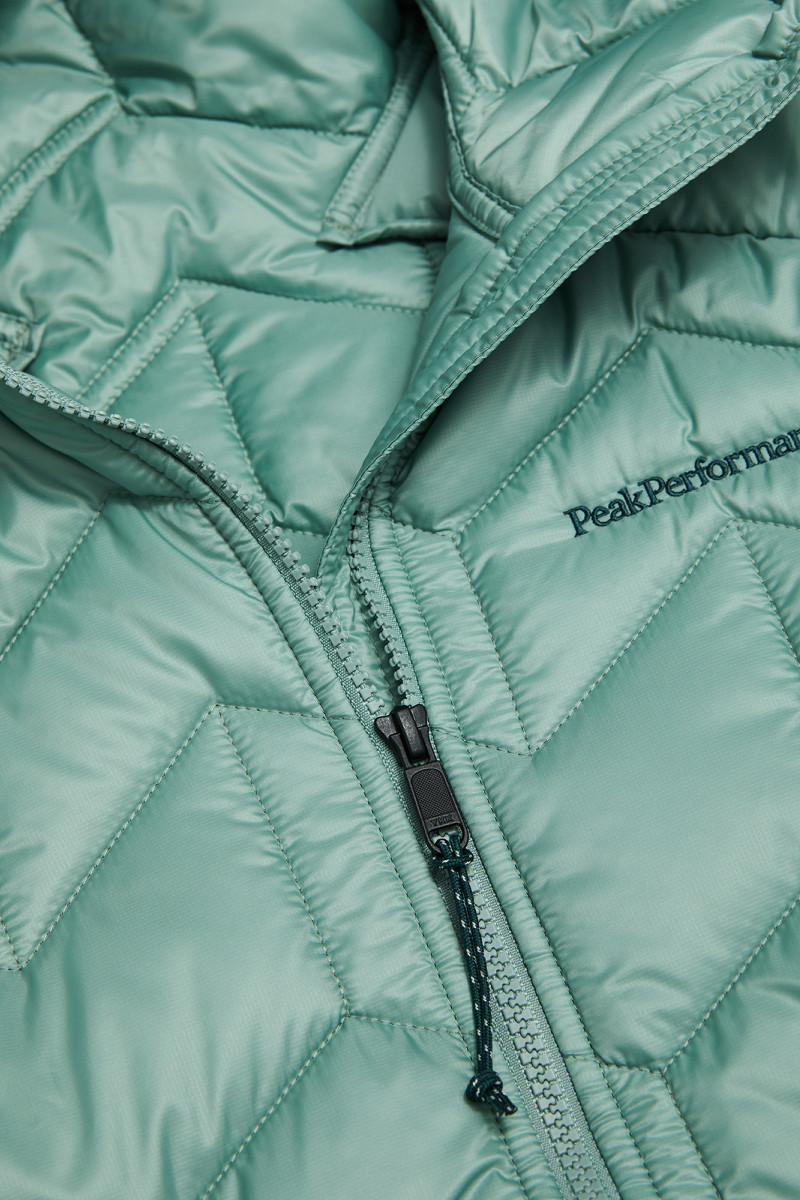 Bunda Peak Performance Elevate Insulated Hood Jacket Women Green Valley/Ponderosa Pine