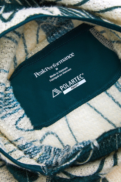 MIKINA PEAK PERFORMANCE FREELIGHT AOP POLARTEC® ALPHA™ HOOD MEN - Fotografie č. 4