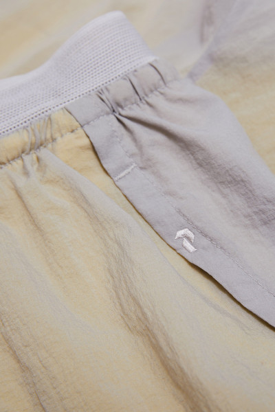 RÖVIDNADRÁG PEAK PERFORMANCE W DISCOVER 2-IN-1 SHORTS - Kép 4