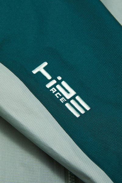 BUNDA PEAK PERFORMANCE M TRAIL 3L HIPE JACKET - Fotografie č. 4