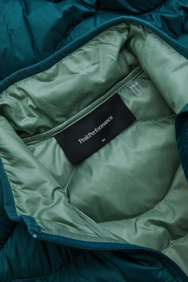 Vesta Peak Performance Helium Down Vest Men Ponderosa Pine/Sand Fog