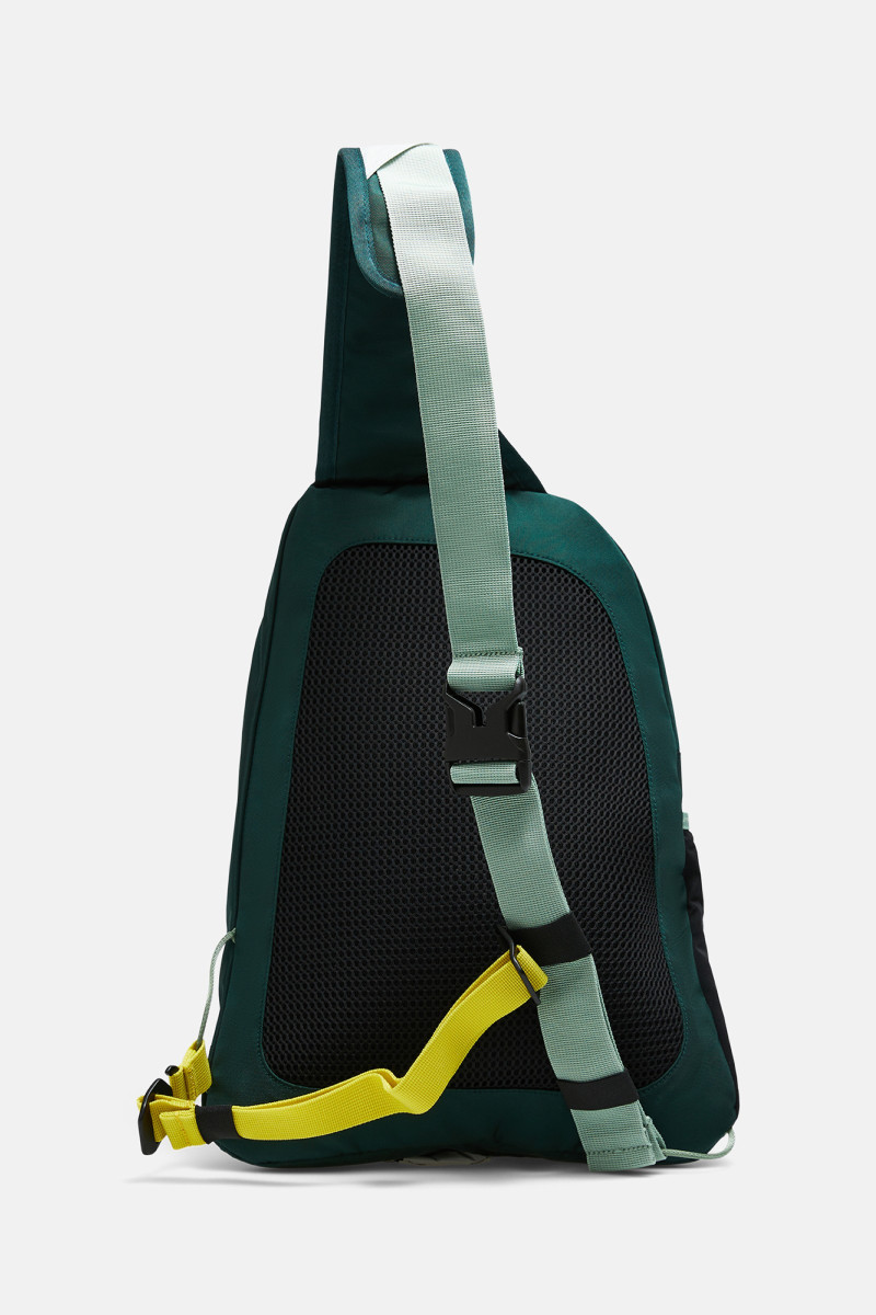 Crossbody Peak Performance Outdoor Crossbody Bag-Pine Mystique Ponderosa Pine/Sand Fog