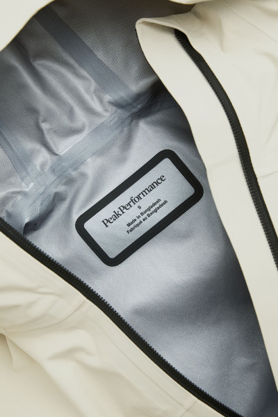 BUNDA PEAK PERFORMANCE TREELINE GORE-TEX 3L SHELL JACKET WOMEN - Fotografie č. 4