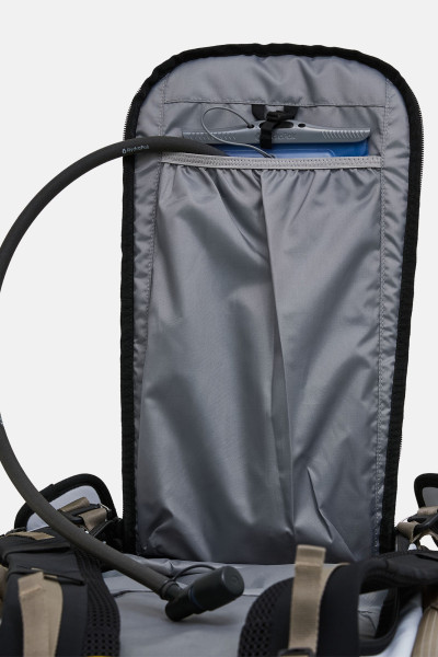 BATOH PEAK PERFORMANCE HIKE BACKPACK - Fotografie č. 6