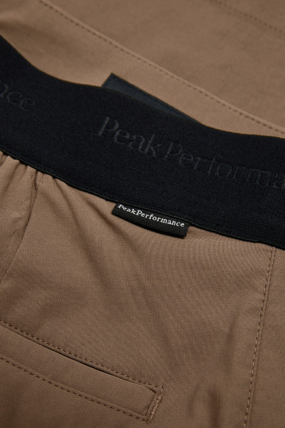 ŠORTKY PEAK PERFORMANCE PLAYER SHORTS WOMEN - Fotografie č. 4