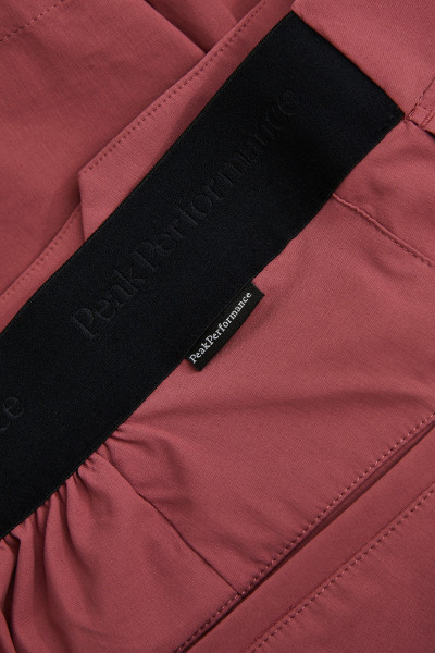 ŠORTKY PEAK PERFORMANCE PLAYER SHORTS WOMEN - Fotografie č. 4