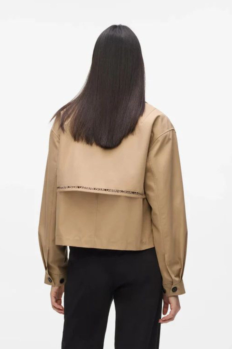 Bunda Karl Lagerfeld Embroidery Detail Short Trench Nougat