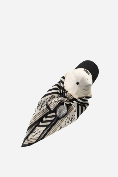 ŠILTOVKA KARL LAGERFELD K/AUTOGRAPH SCARF CAP - Fotografia č. 4