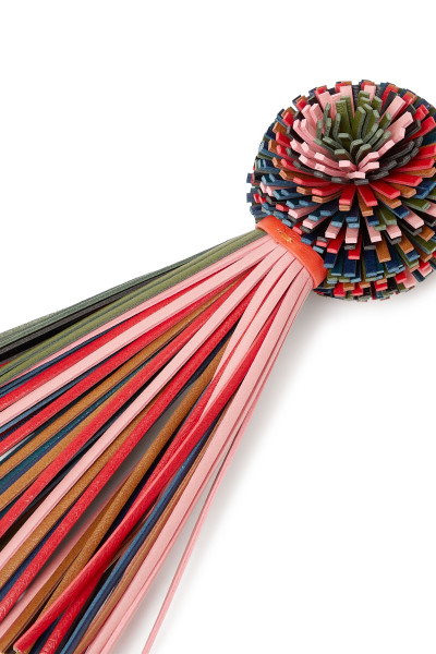 KLÍČENKA KARL LAGERFELD K/SIGNATURE POMPOM KEYCHAIN - Fotografie č. 4