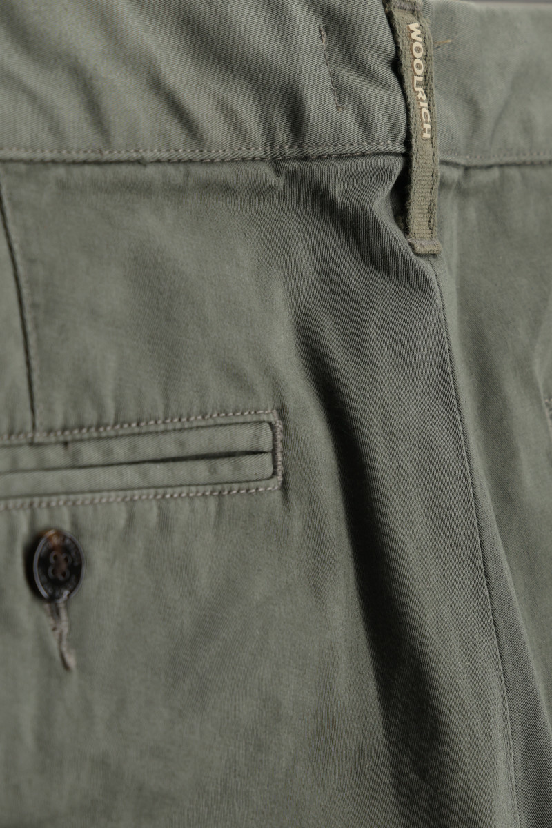 Šortky Woolrich Cotton Twill Chino Short Smokey Olive