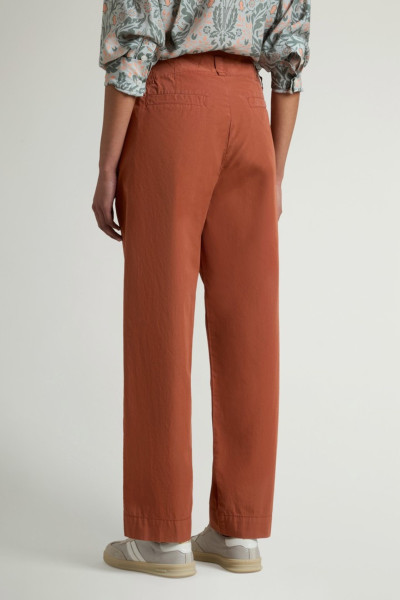 NADRÁG WOOLRICH POPLIN CARROT PANTS - Kép 2