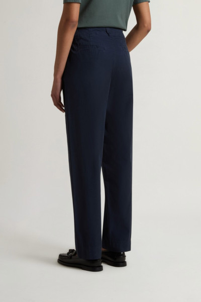 NADRÁG WOOLRICH POPLIN CARROT PANTS - Kép 2