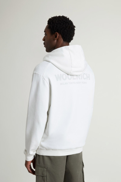 MELEGÍTŐ FELSŐ WOOLRICH MACRO LOGO HOODIE - Kép 3