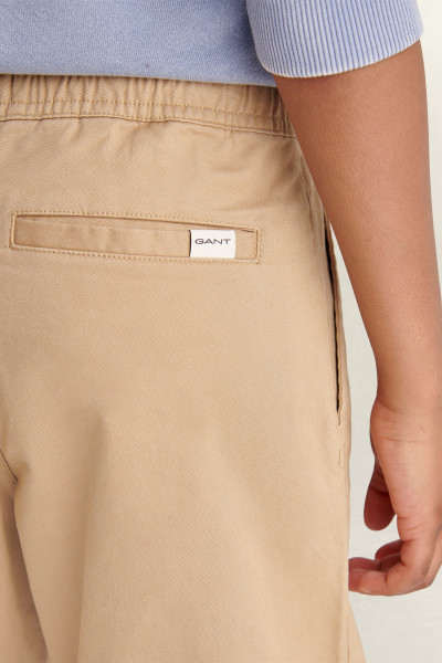 DŽÍNY GANT CHINO DRAWSTRING TROUSER - Fotografie č. 3