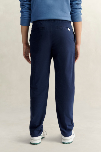 DŽÍNY GANT CHINO DRAWSTRING TROUSER - Fotografie č. 2