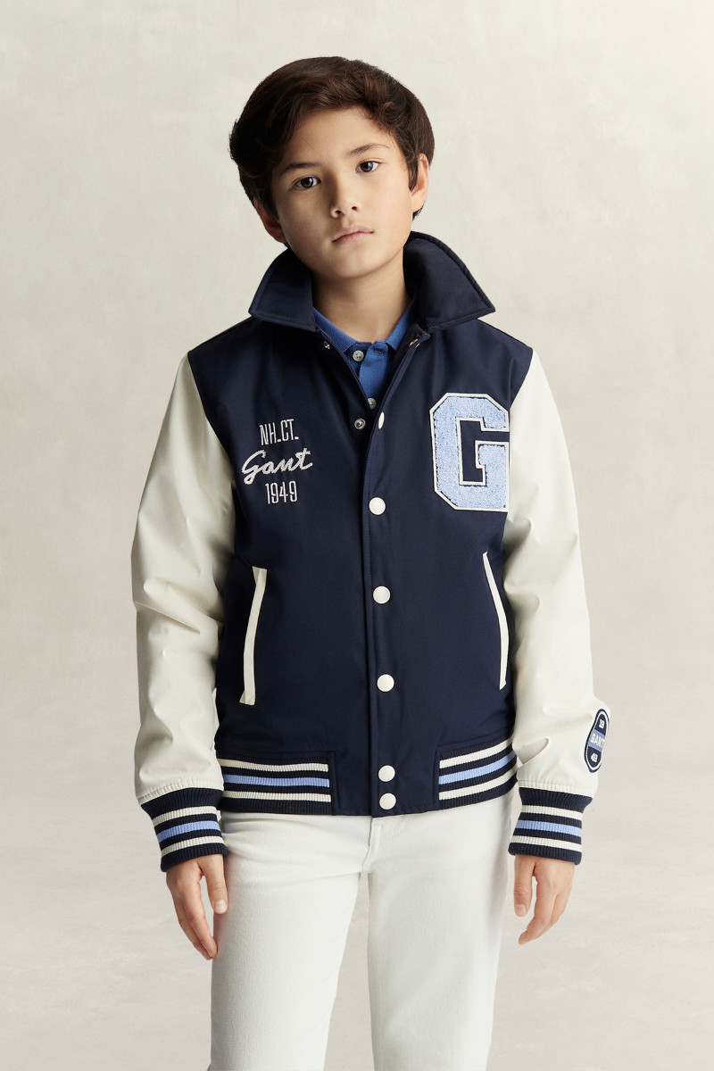 E-shop BUNDA GANT GRAPHIC VARSITY JACKET EVENING BLUE
