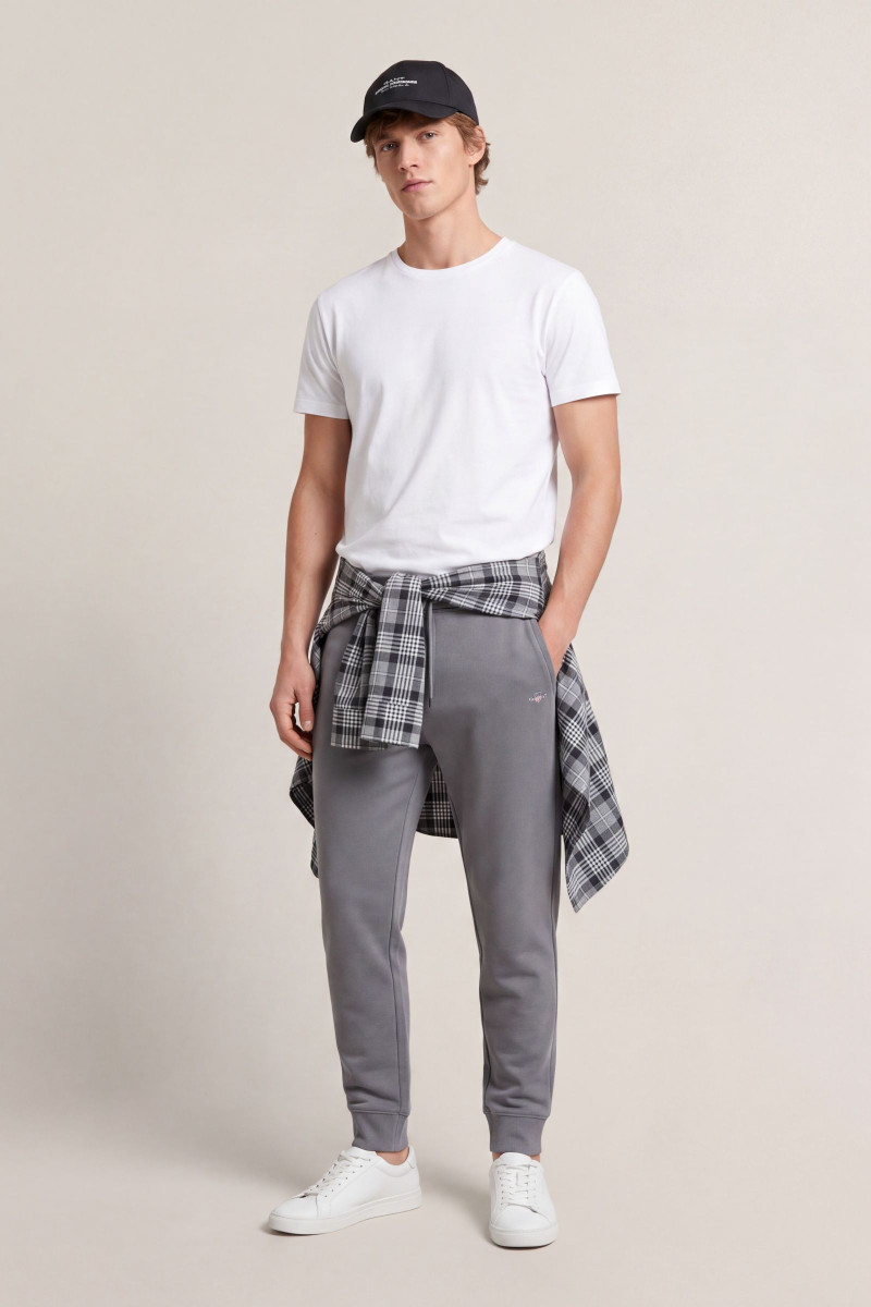 TEPLÁKY GANT REG SHIELD SWEATPANTS MID GREY