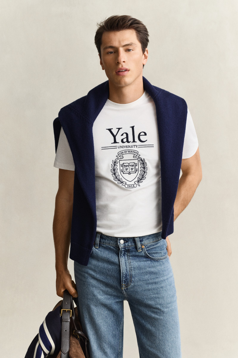 TRIČKO GANT YALE T-SHIRT EGGSHELL