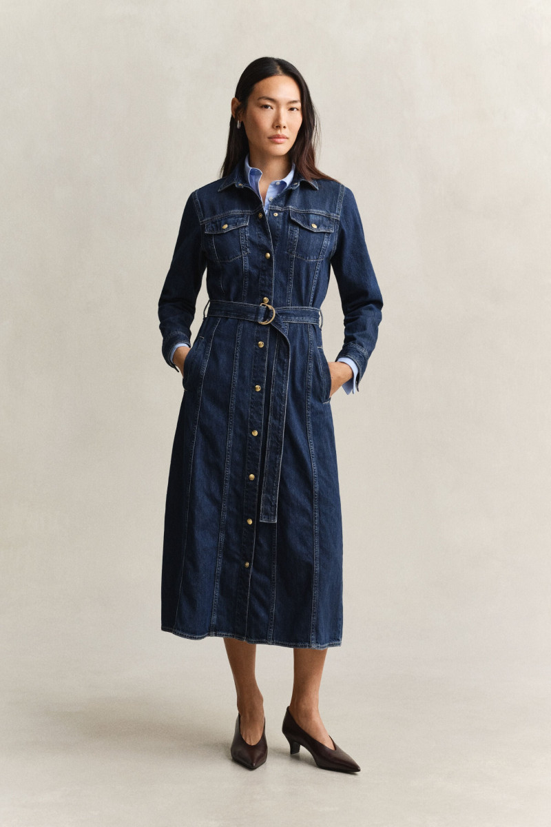 ŠATY GANT BELTED DENIM MIDI DRESS DARK BLUE WORN IN