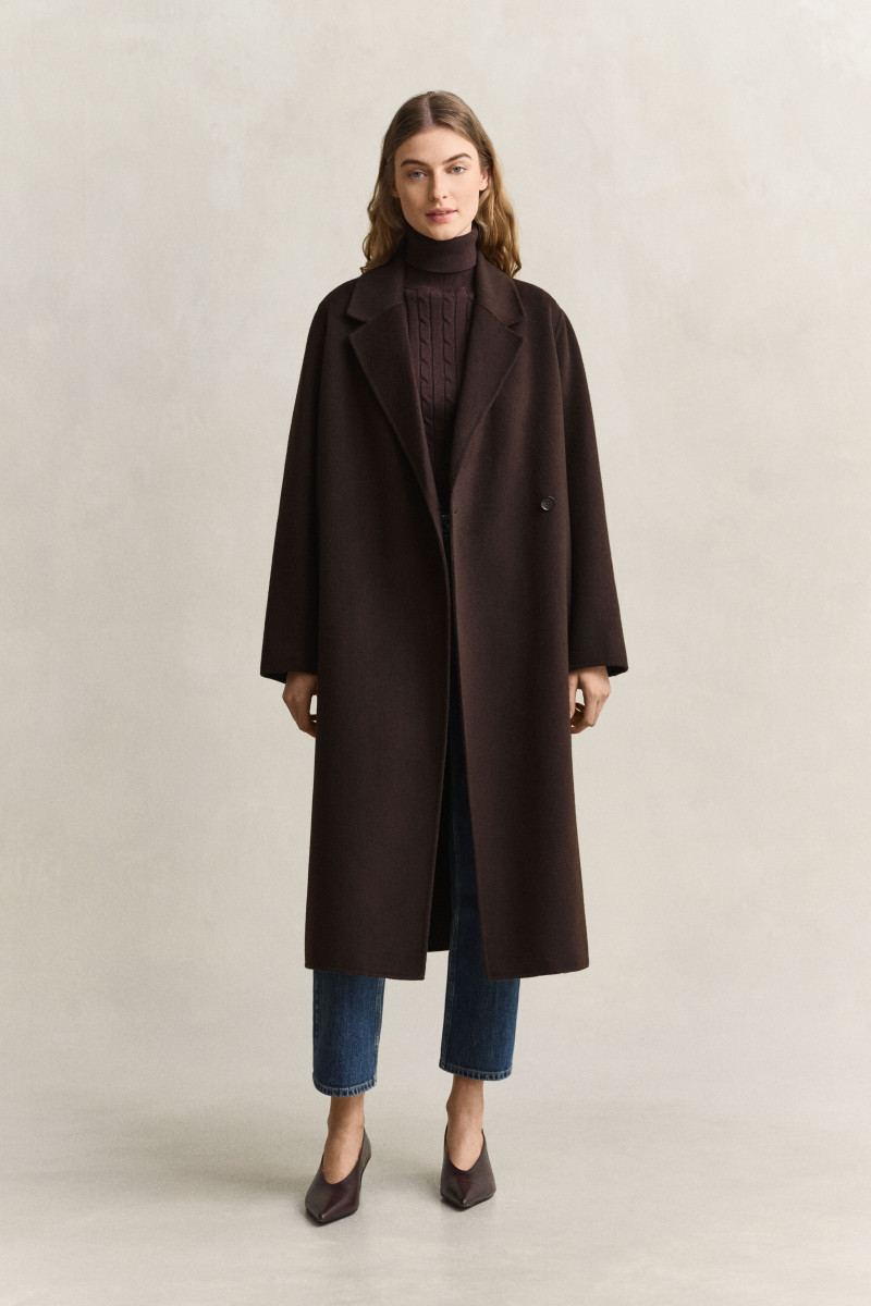 KABÁT GANT HANDSTITCHED BELTED COAT DEEP BROWN