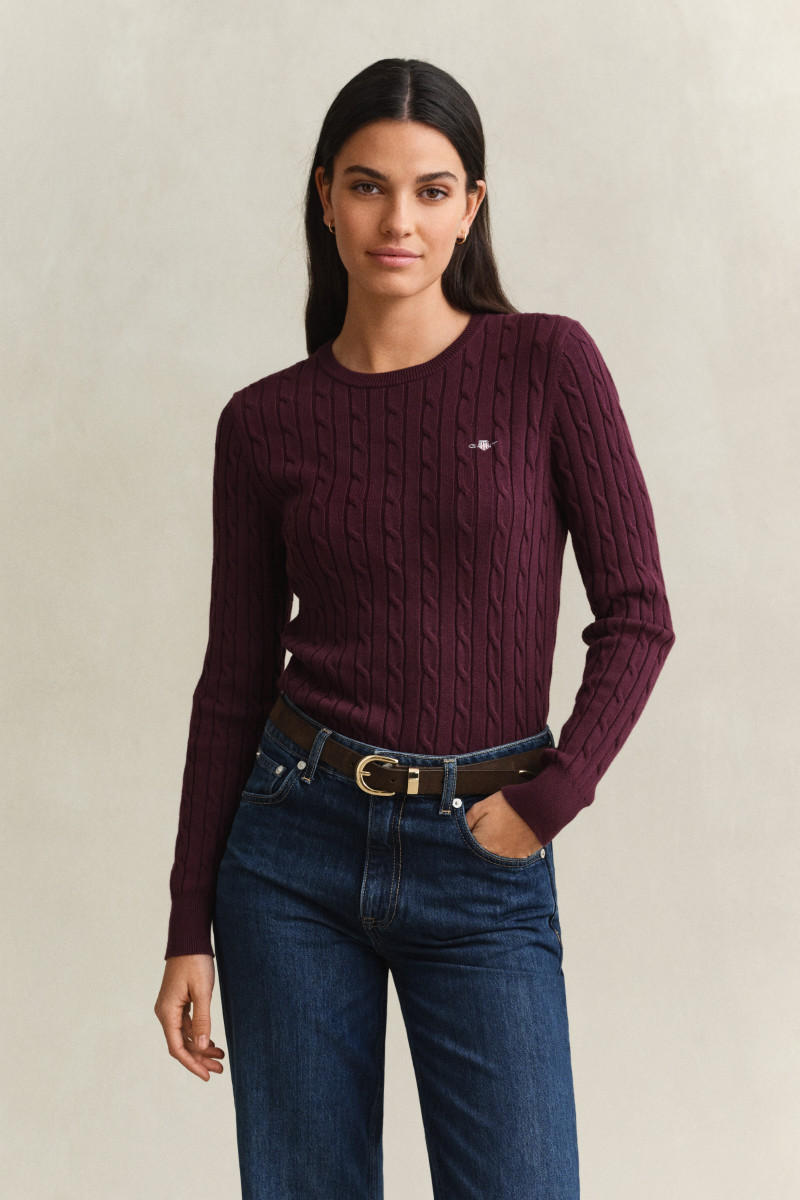 SVETER GANT STRETCH COTTON CABLE C-NECK DARKENED WINE