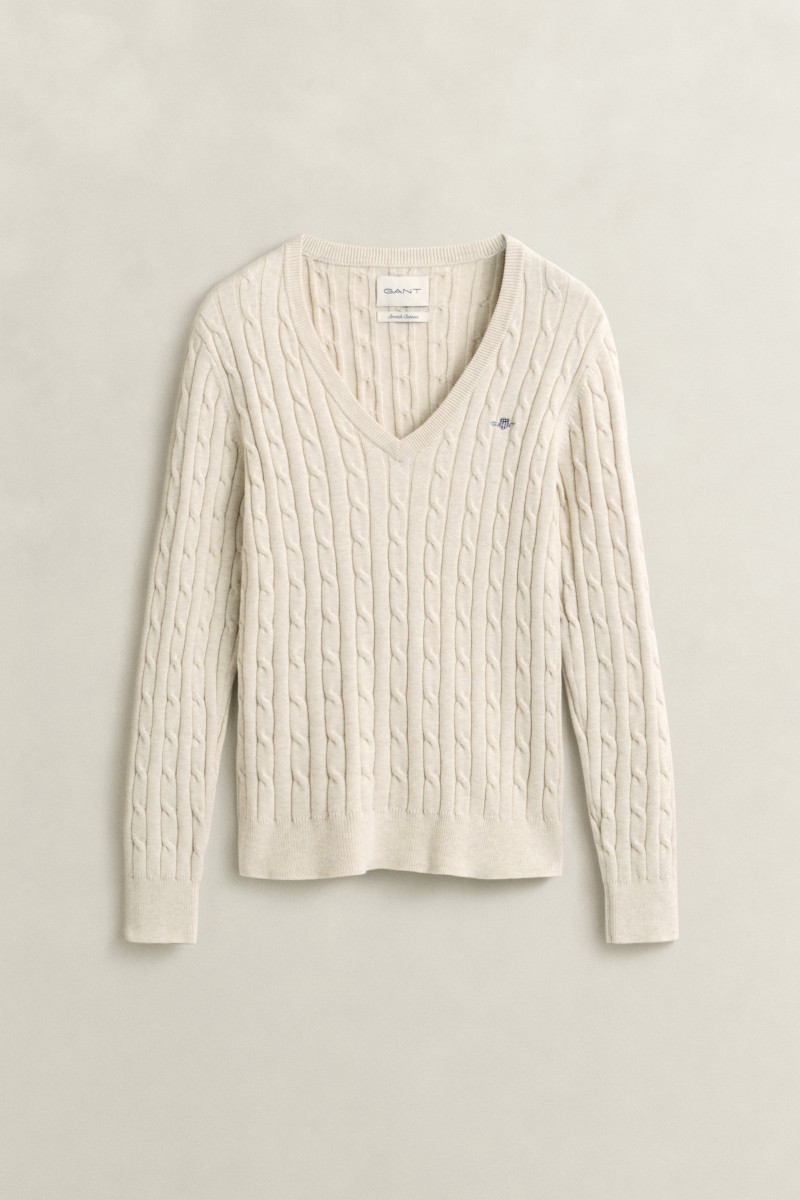 SVETER GANT STRETCH COTTON CABLE V-NECK FADED BEIGE