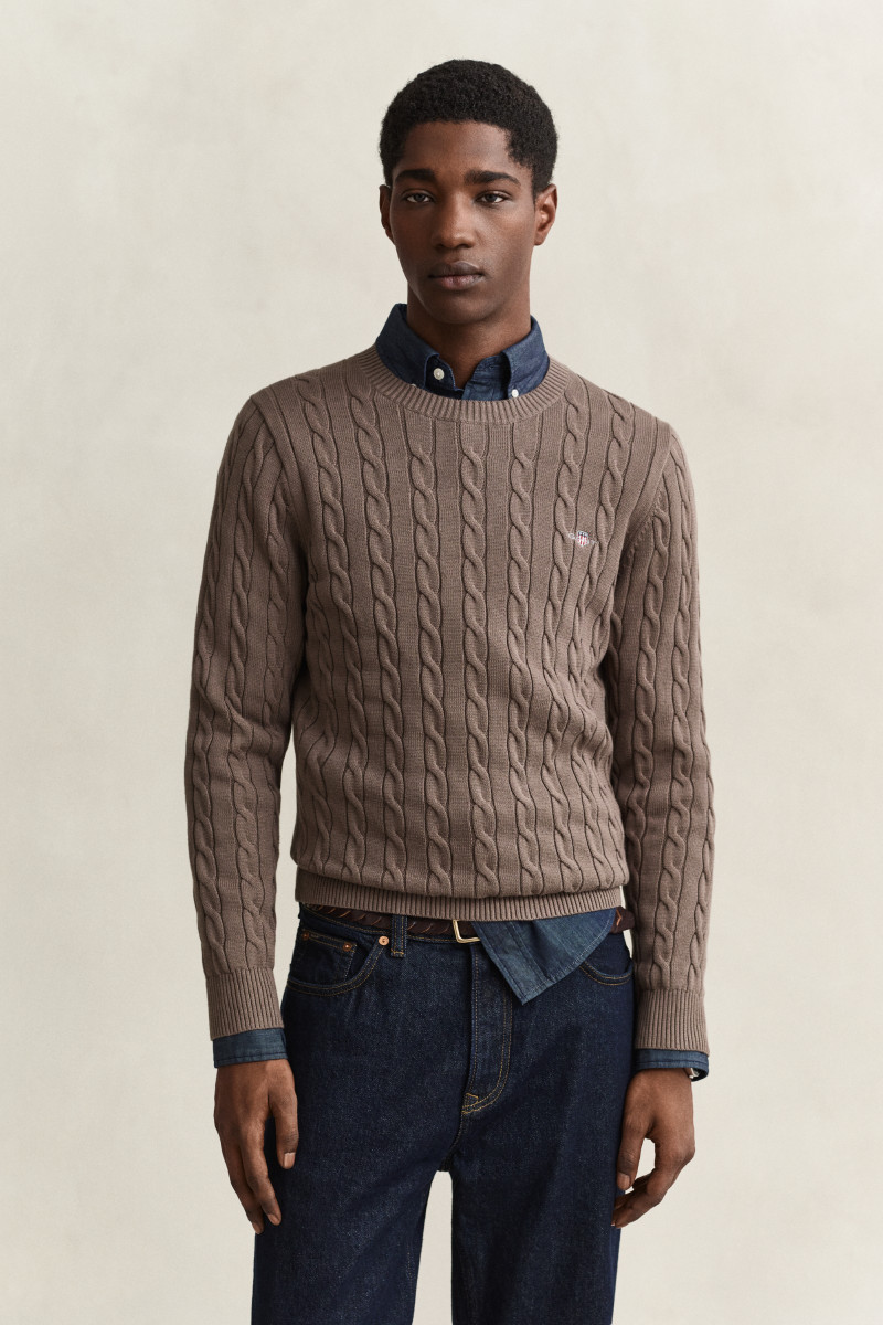 SVETER GANT COTTON CABLE C-NECK FADED TAUPE