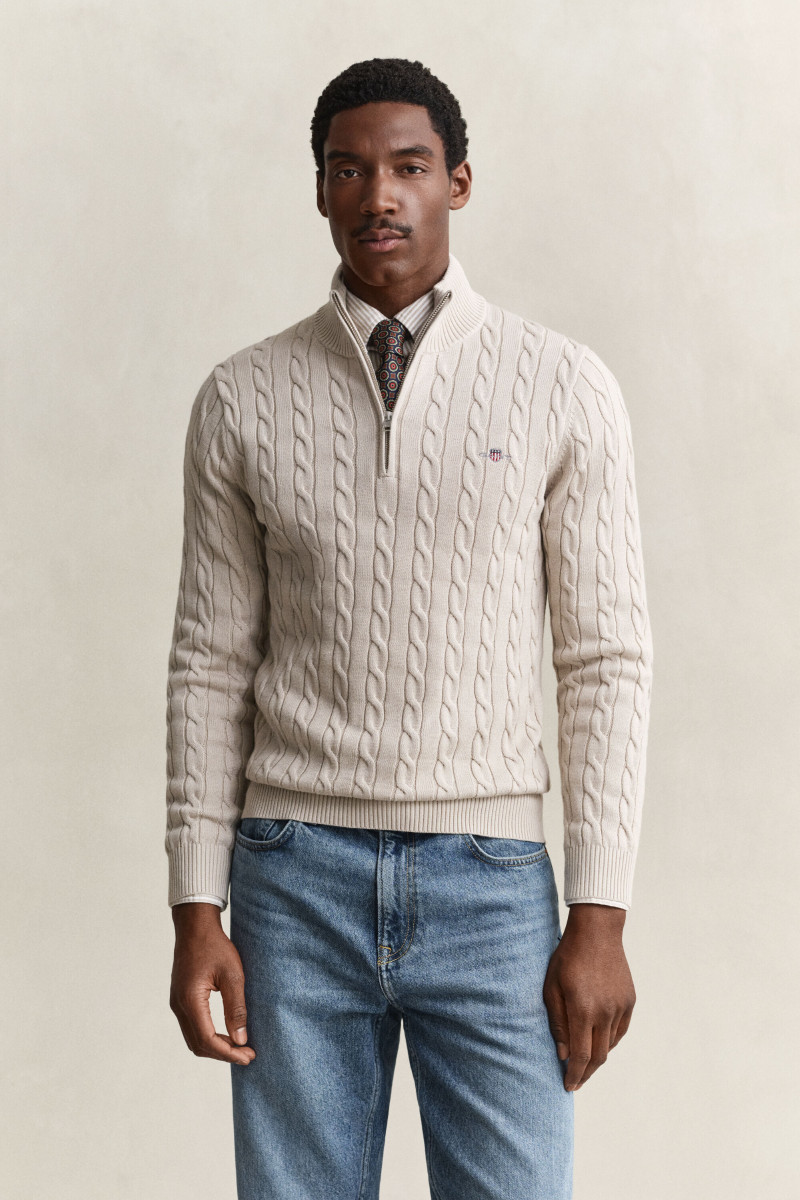 SVETER GANT COTTON CABLE HALF ZIP CLAY BEIGE