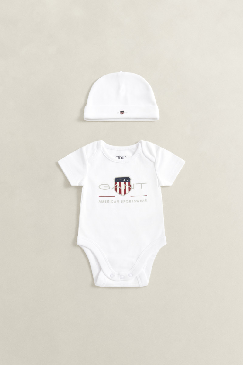 E-shop DĚTSKÝ SET GANT SS ROMPER AND HAT SET WHITE