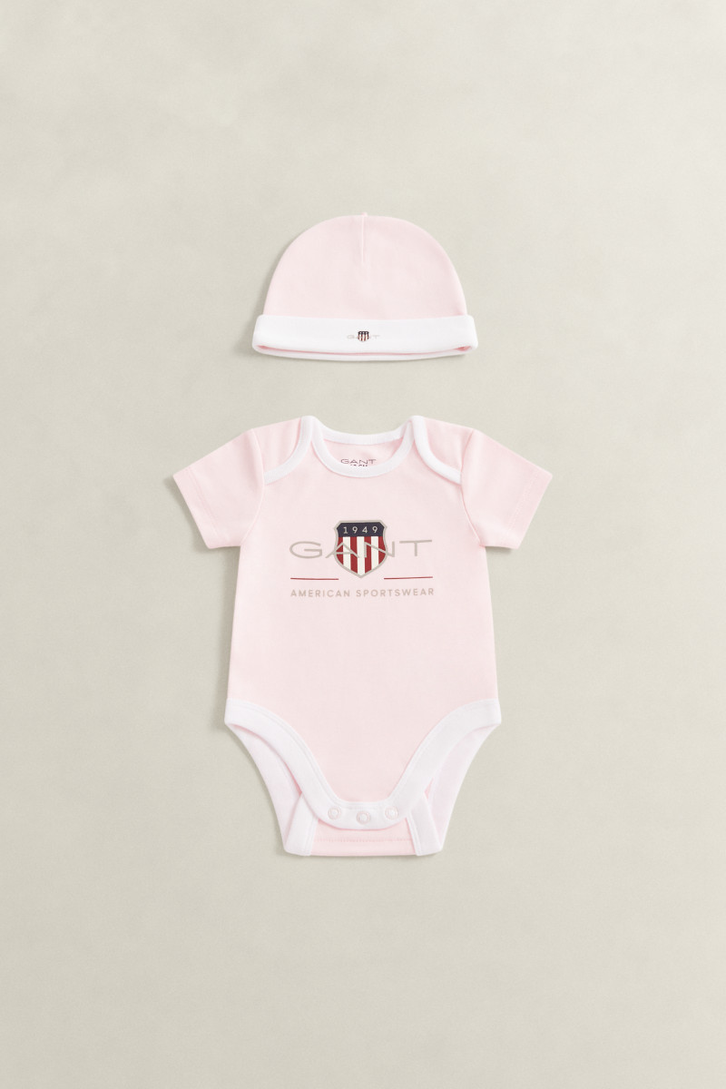 E-shop DĚTSKÝ SET GANT SS ROMPER AND HAT SET LIGHT PINK