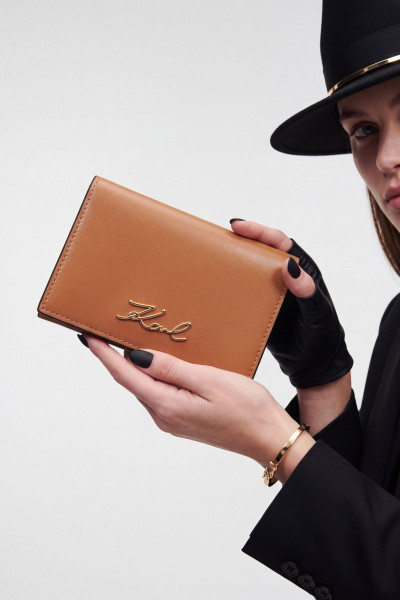 PÚZDRO NA PLATOBNÉ KARTY KARL LAGERFELD K/SIGNATURE BIFOLD CH GP - Fotografia č. 2