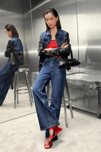 KABELKA KARL LAGERFELD JEANS KLJ LOGO ELONGATED BAG CROCO - Fotografia č. 6