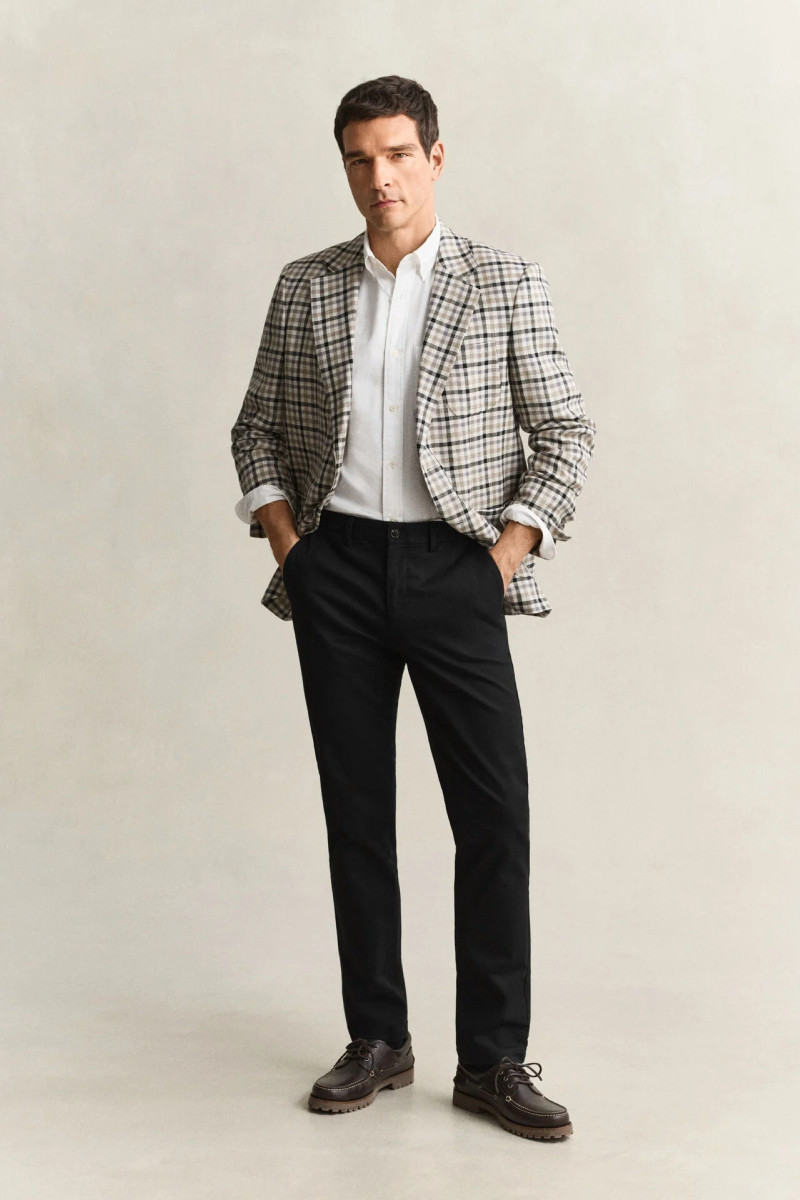NOHAVICE GANT SLIM SMART CHINOS BLACK