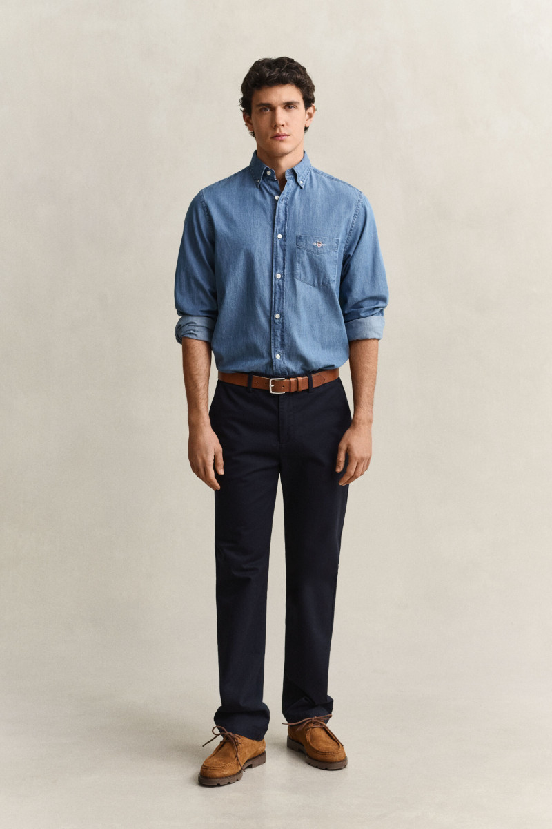 NOHAVICE GANT REG SMART CHINOS EVENING BLUE