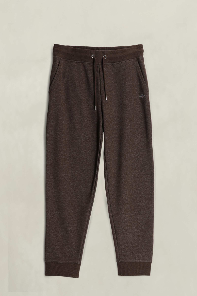 TEPLÁKY GANT REG SHIELD SWEATPANTS BLACK BROWN MELANGE