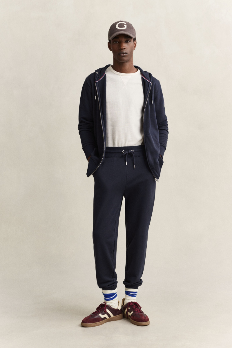 TEPLÁKY GANT REG SHIELD SWEATPANTS EVENING BLUE