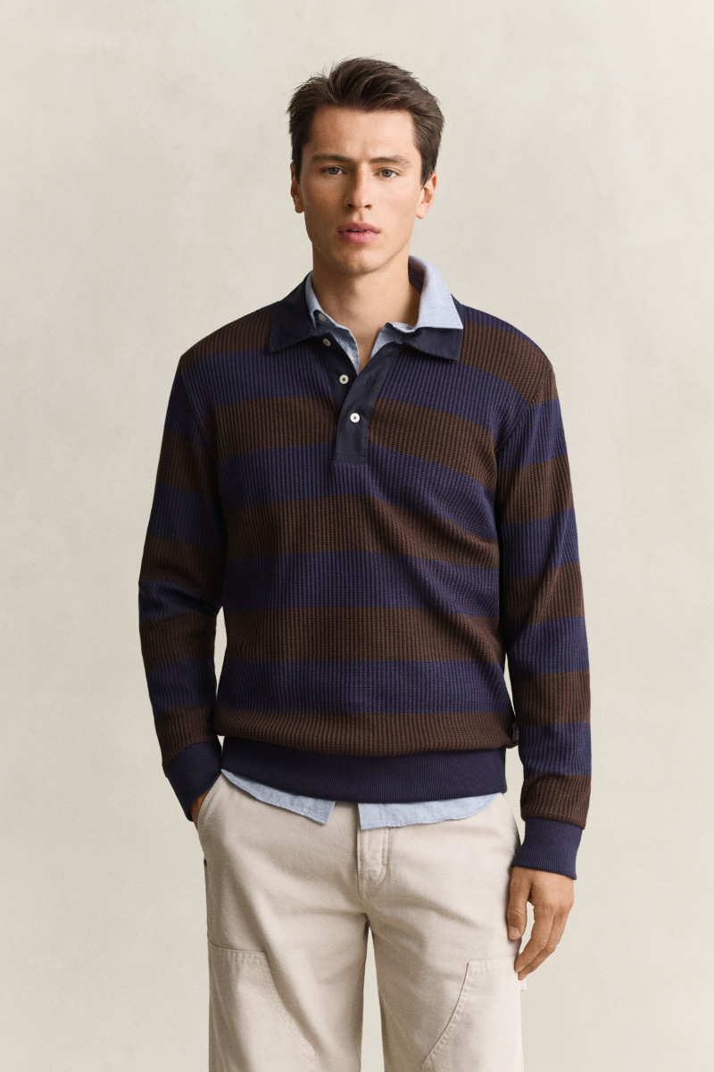 POLOKOŠEĽA GANT STRIPED WAFFLE POLO BLACK BROWN