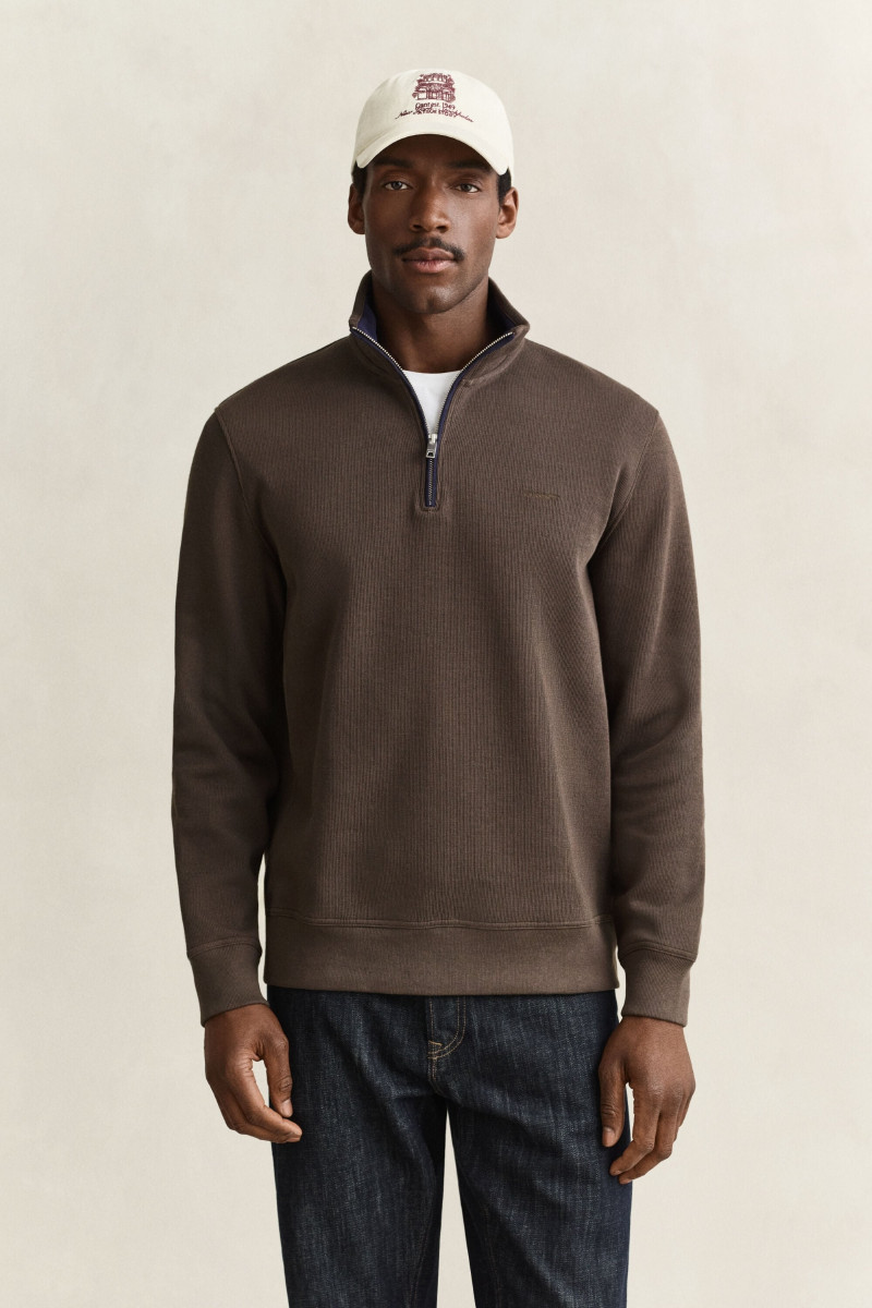 MIKINA GANT SACKER RIB HALF ZIP SHADOW BROWN
