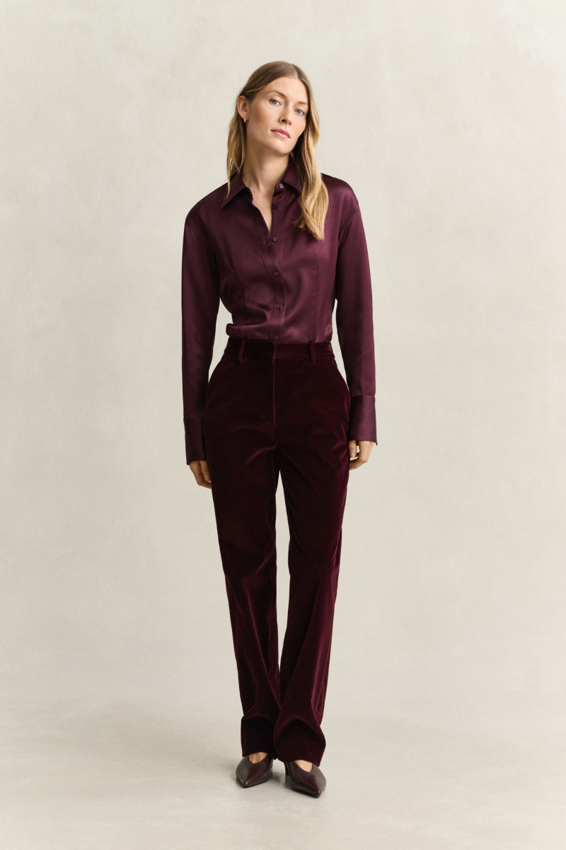 NOHAVICE GANT TAILORED VELVET PANTS DARKENED WINE