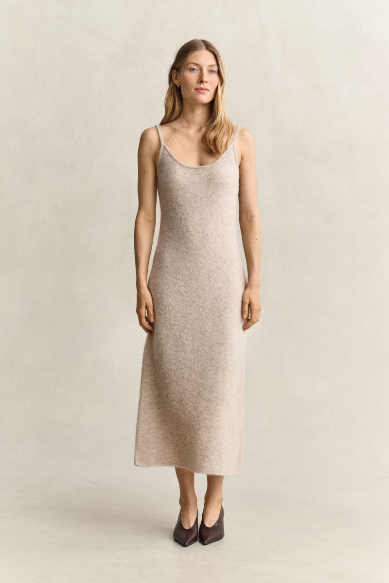 ŠATY GANT ALPACA BLEND STRAP KNIT DRESS LIGHT BEIGE MELANGE
