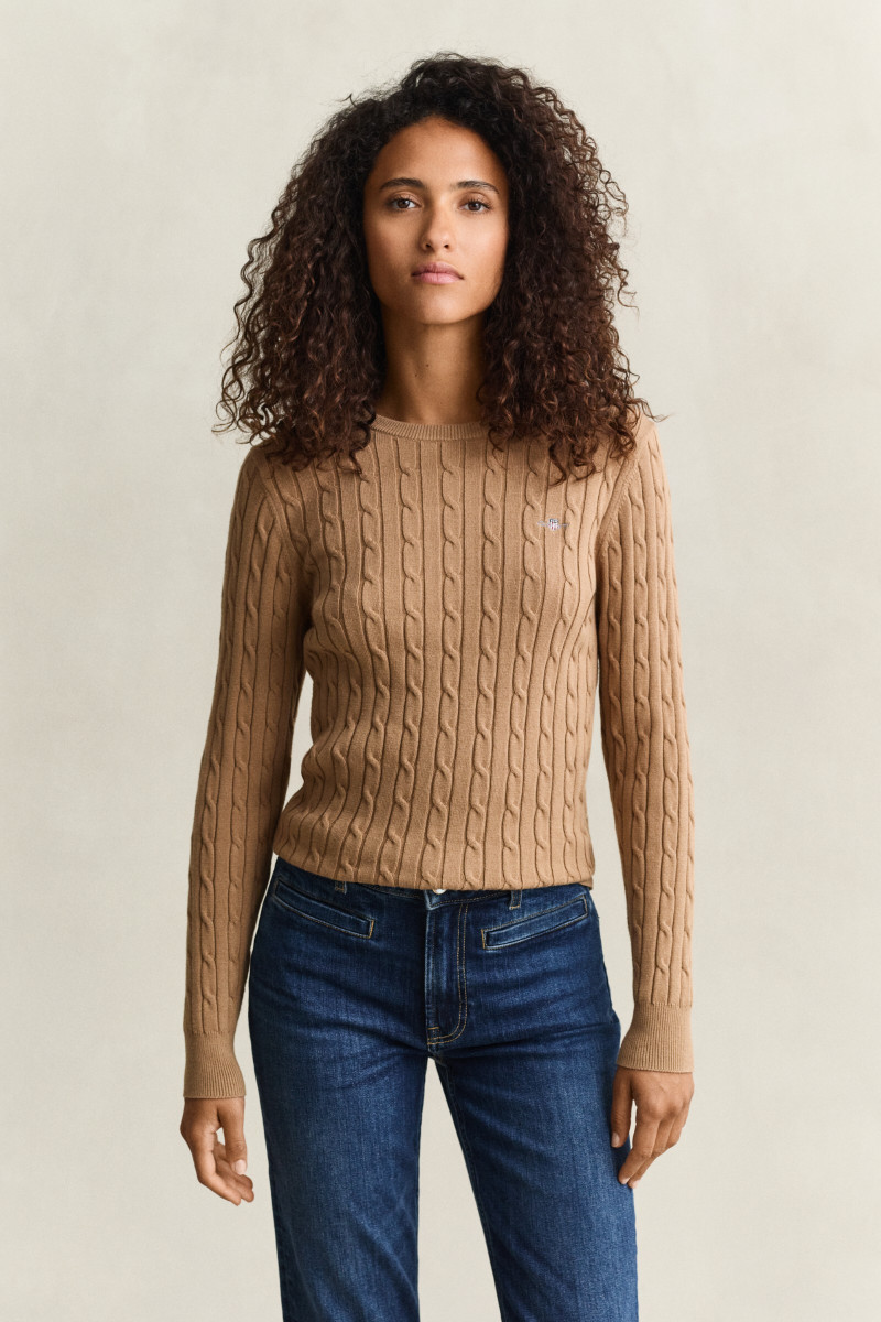 SVETER GANT STRETCH COTTON CABLE C-NECK WARM KHAKI