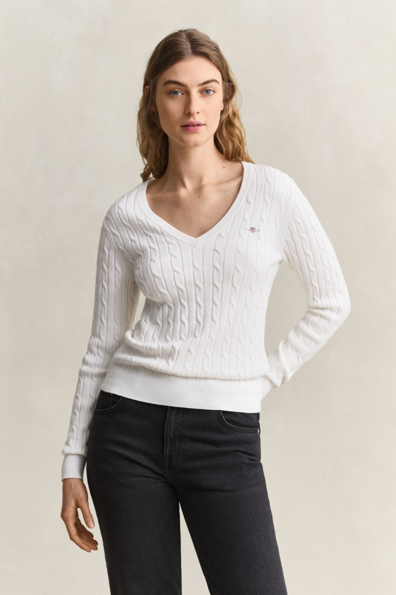 SVETER GANT STRETCH COTTON CABLE V-NECK EGGSHELL