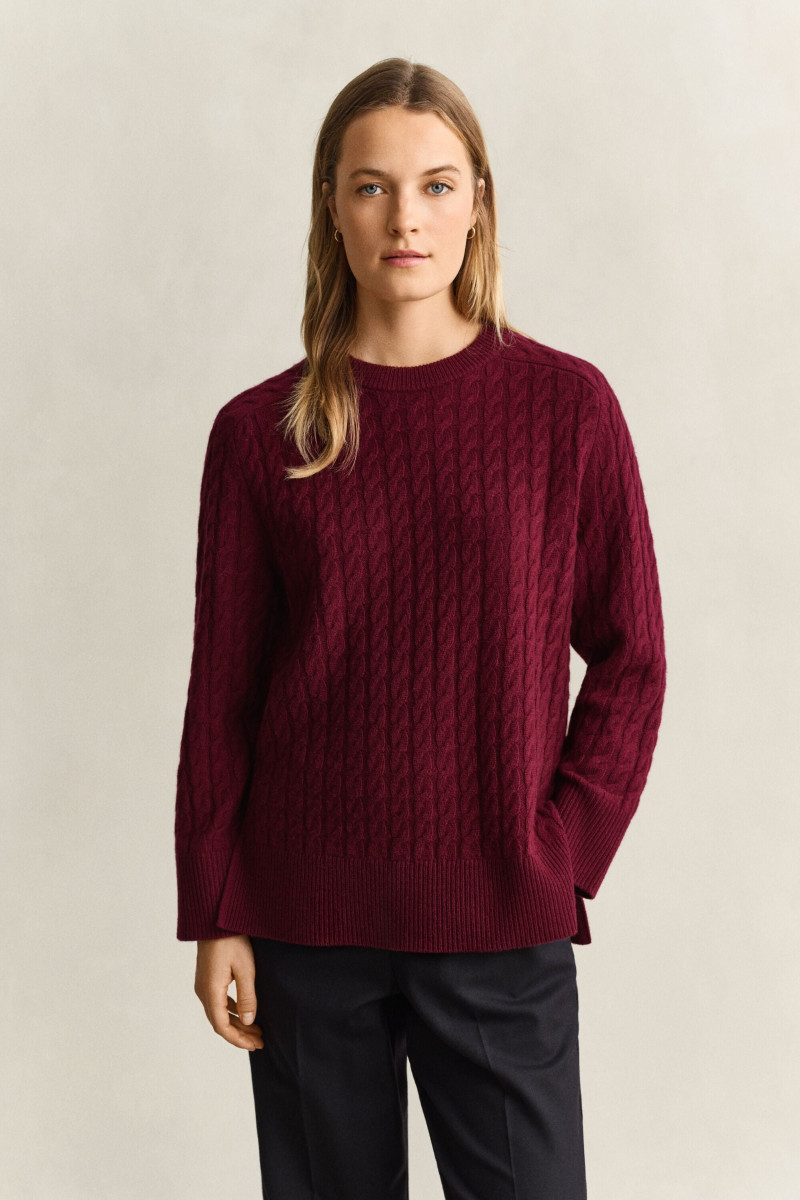 SVETER GANT WOOL CASHMERE CABLE KNIT C-NECK DARKENED WINE